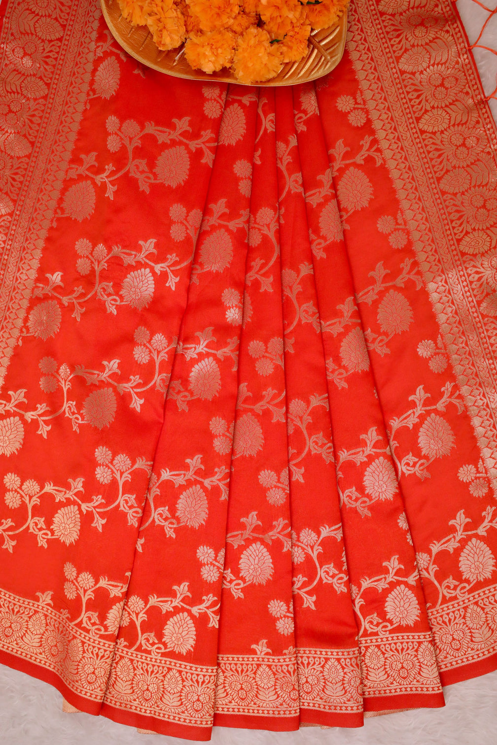 DEVANGI Fashion Women's Floral Silk Blend Patola Woven Dupatta