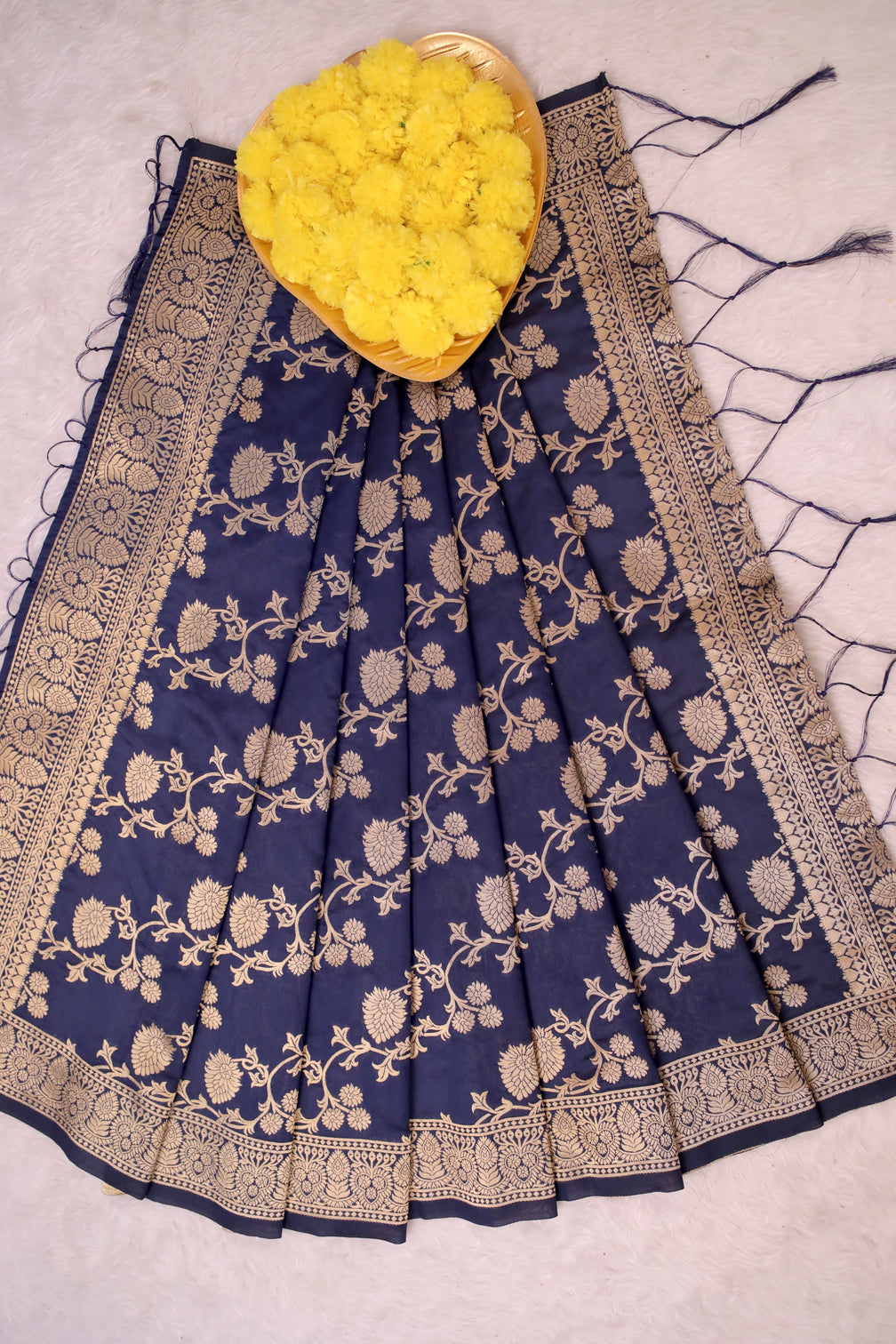 DEVANGI Fashion Women's Floral Silk Blend Patola Woven Dupatta