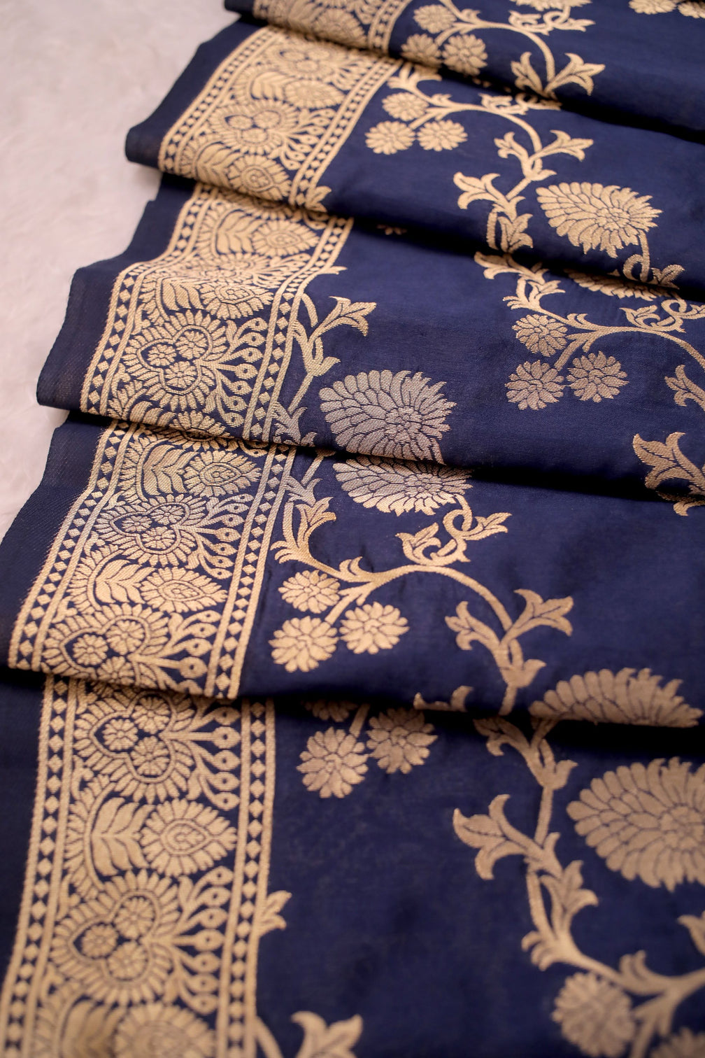 DEVANGI Fashion Women's Floral Silk Blend Patola Woven Dupatta