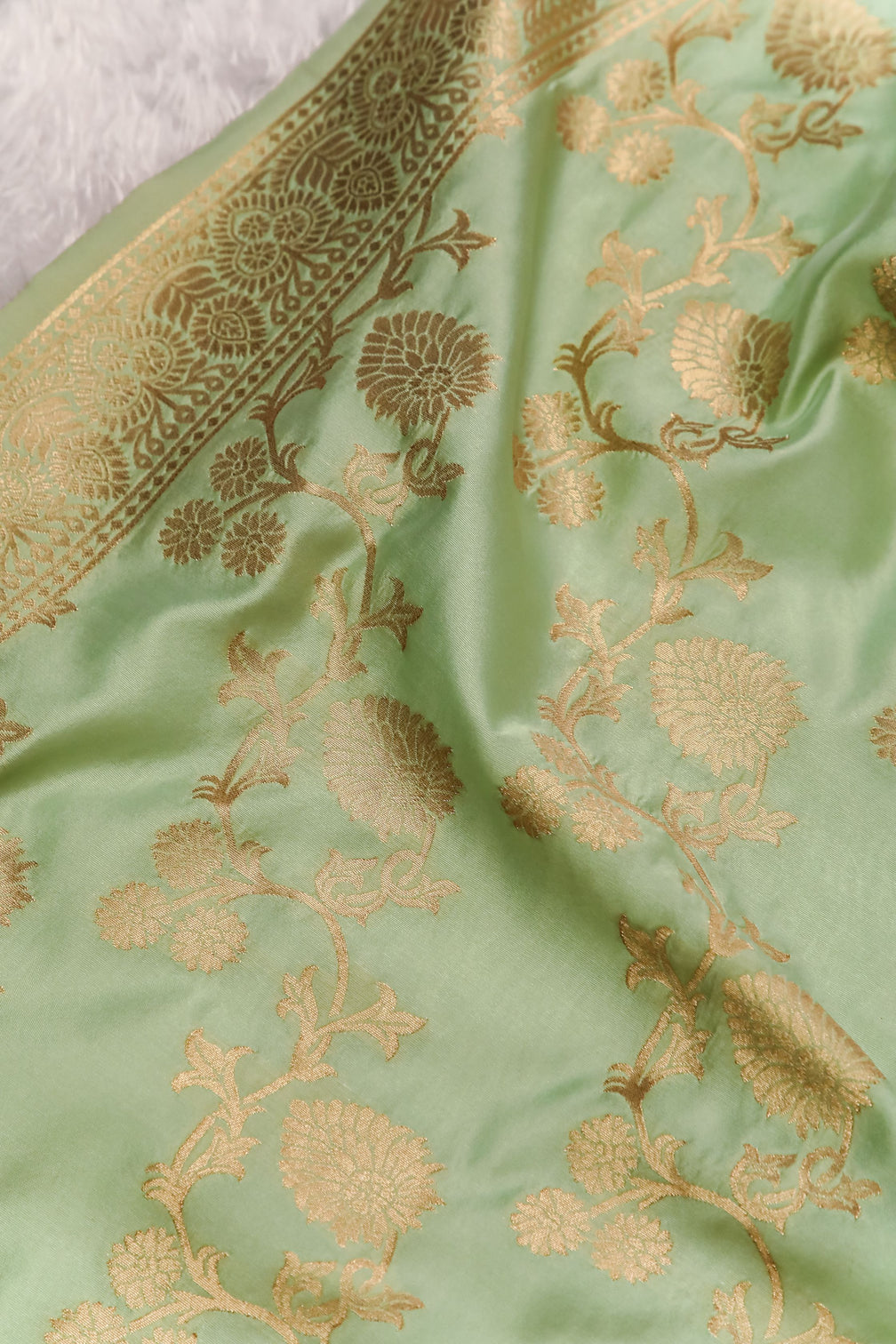 DEVANGI Fashion Women's Floral Silk Blend Patola Woven Dupatta