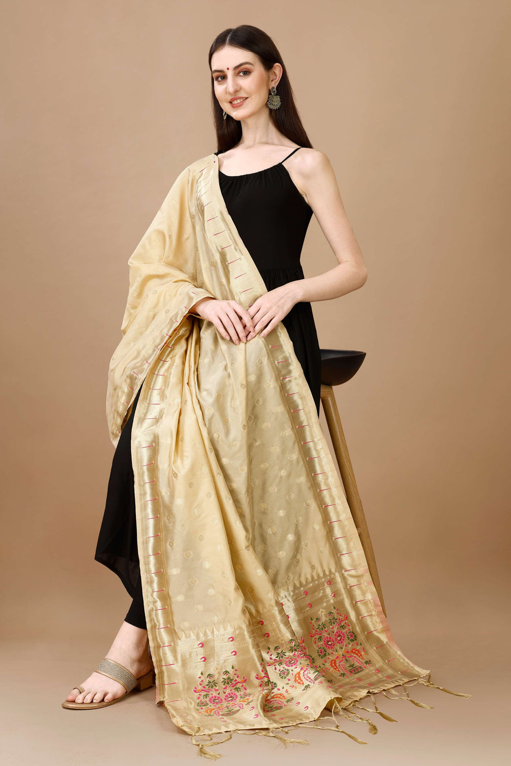 DEVANGI Fashion Women's Floral Silk Blend Patola Woven Dupatta