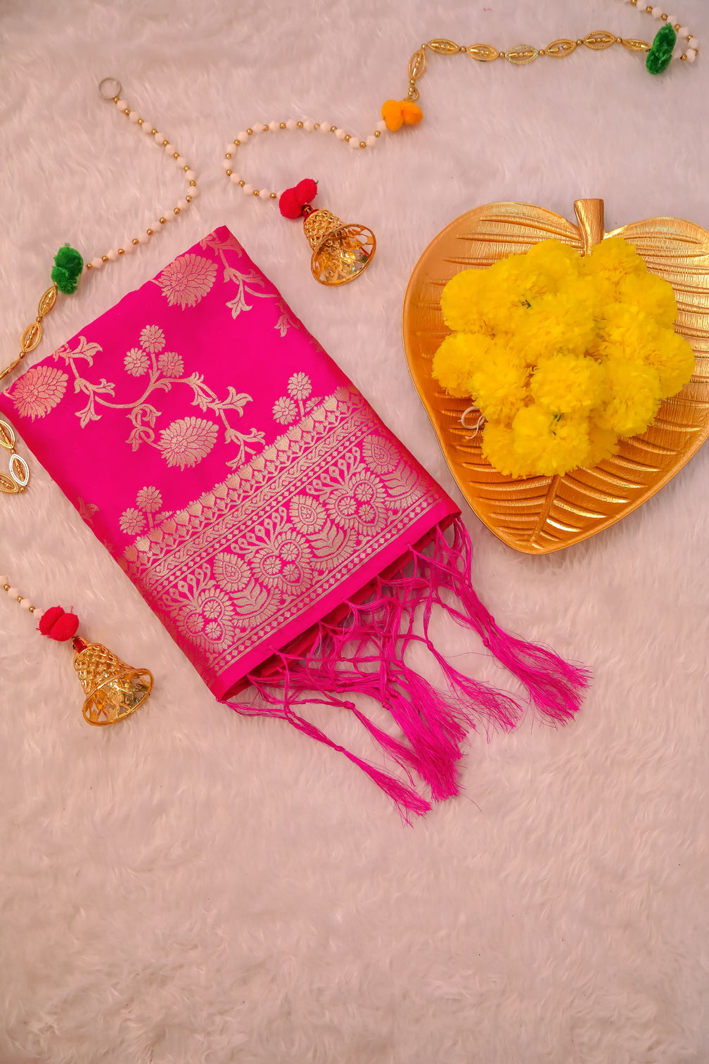DEVANGI Fashion Women's Floral Silk Blend Patola Woven Dupatta