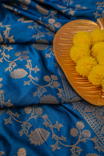 image, DEVANGI Fashion Women&#39;s Floral Silk Blend Patola Woven Dupatta
