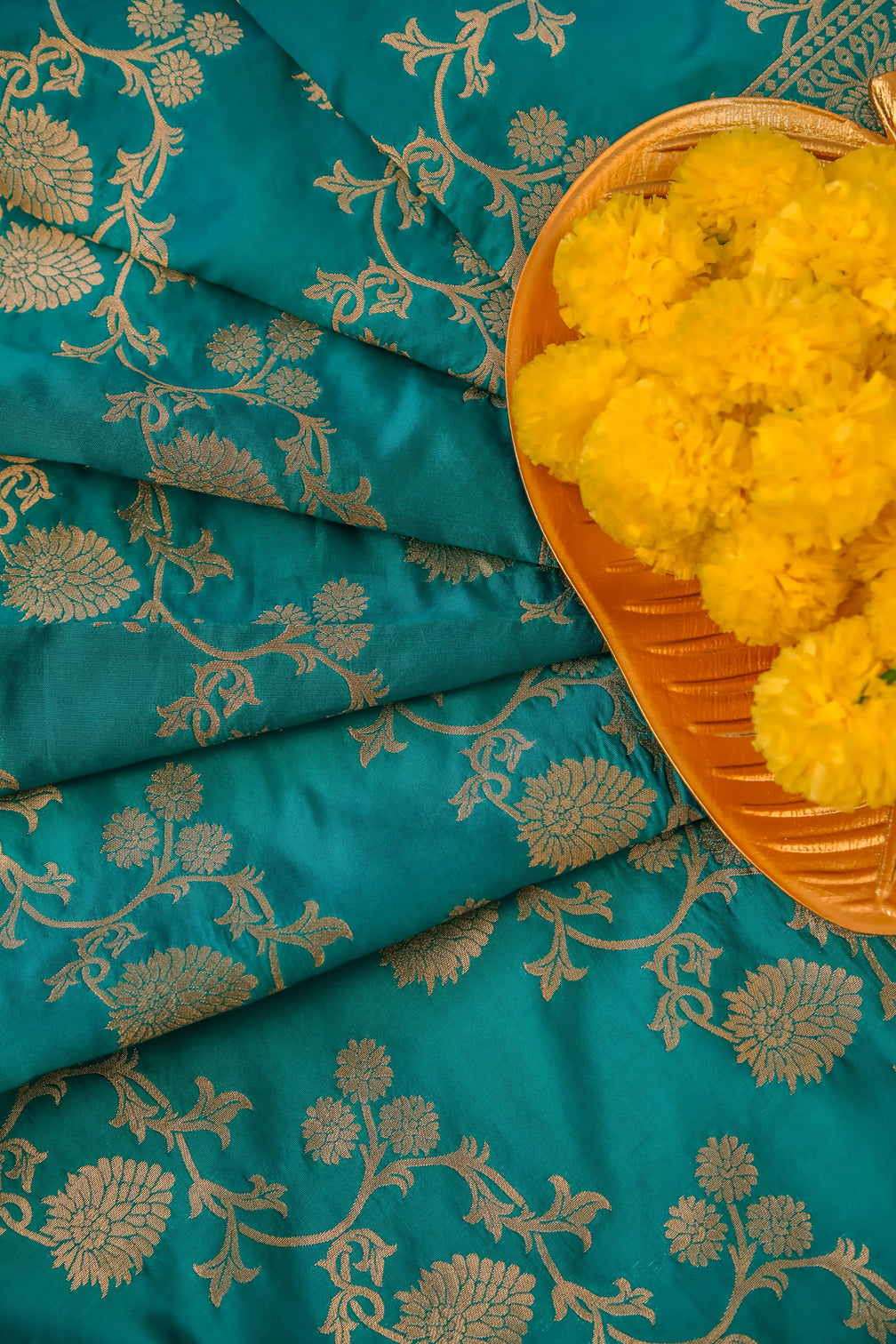 DEVANGI Fashion Women's Floral Silk Blend Patola Woven Dupatta