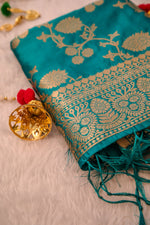 image, DEVANGI Fashion Women&#39;s Floral Silk Blend Patola Woven Dupatta
