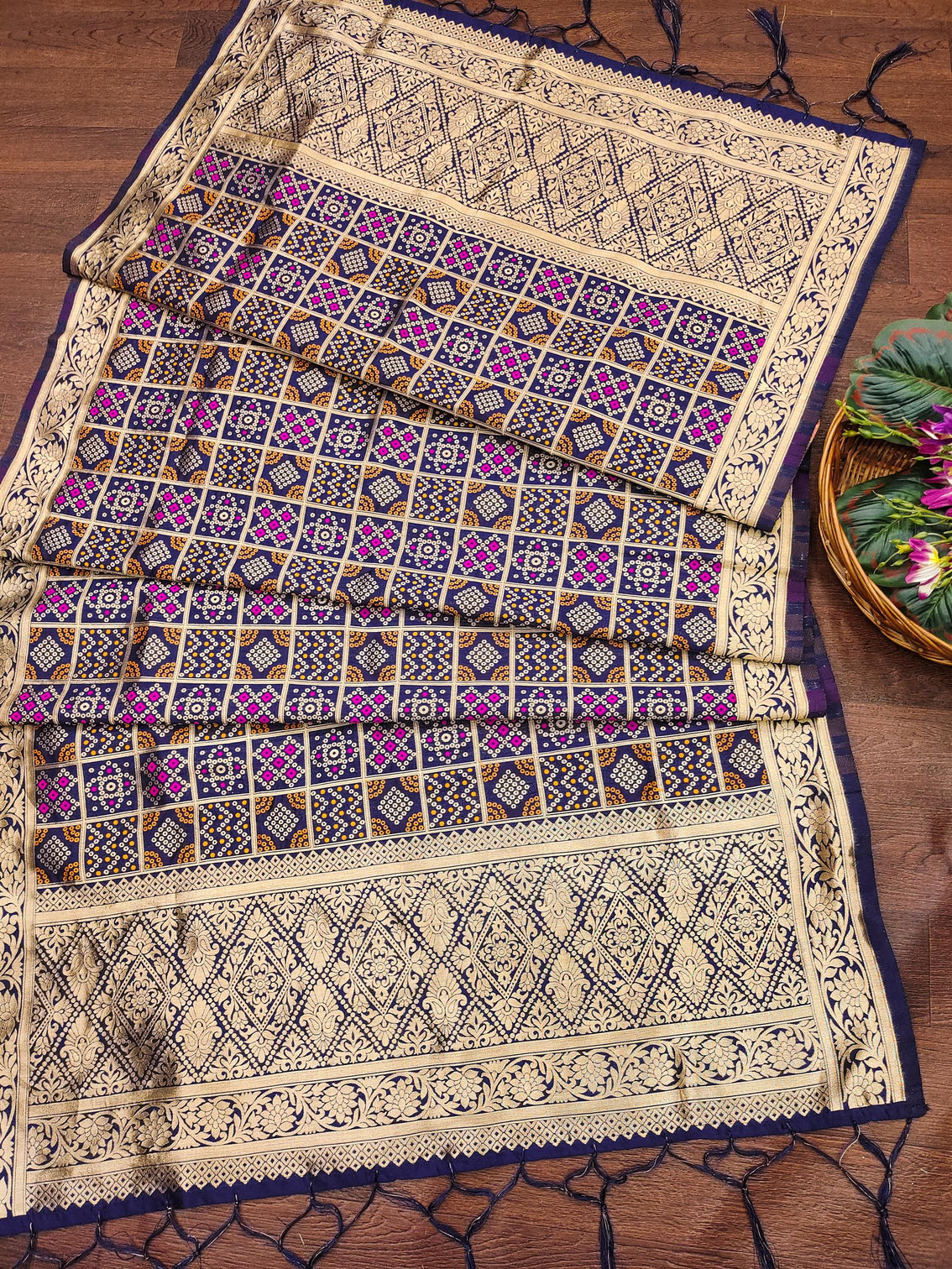 DEVANGI Fashion Women's Floral Silk Blend Patola Woven Dupatta
