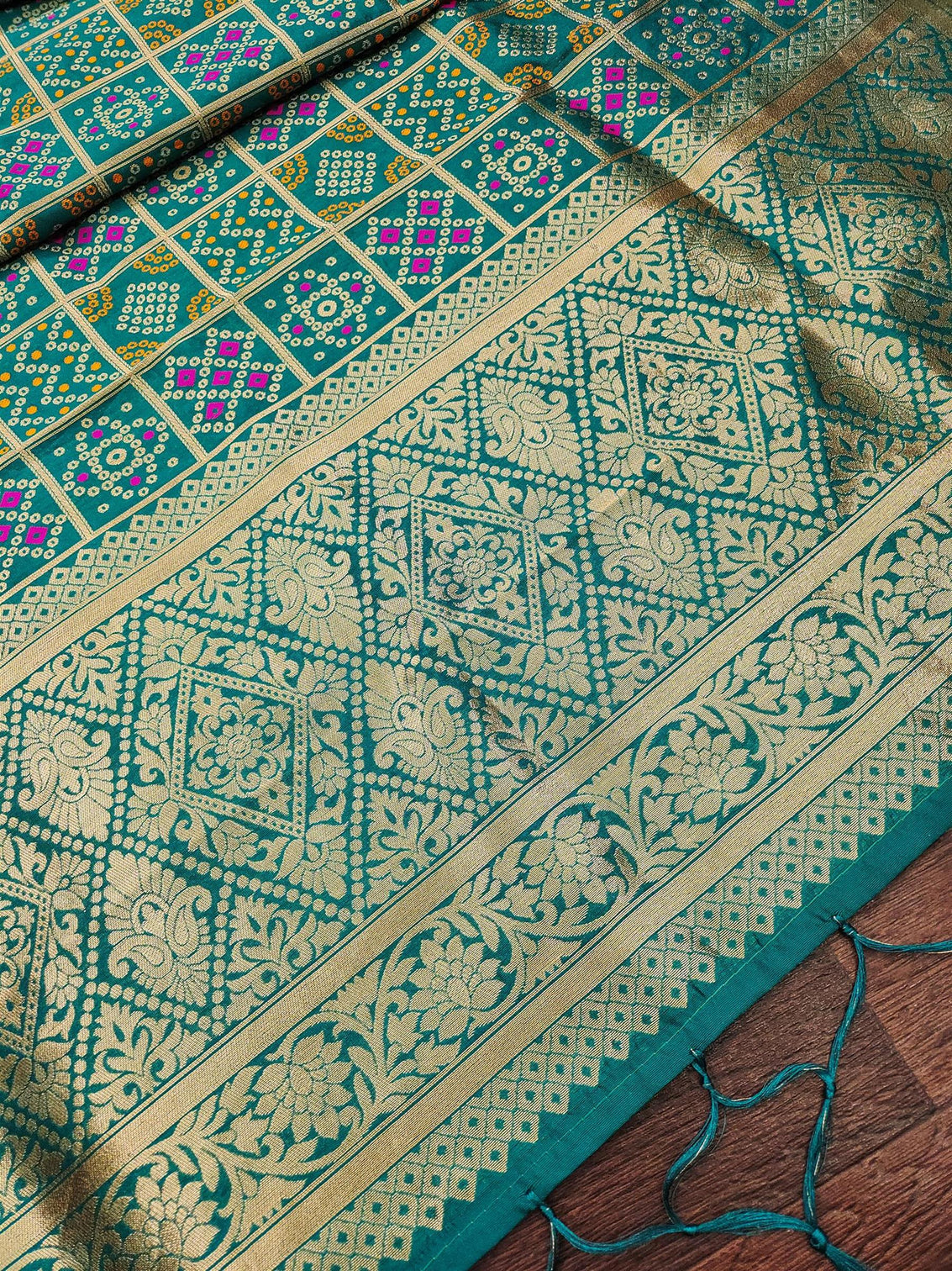 DEVANGI Fashion Women's Floral Silk Blend Patola Woven Dupatta