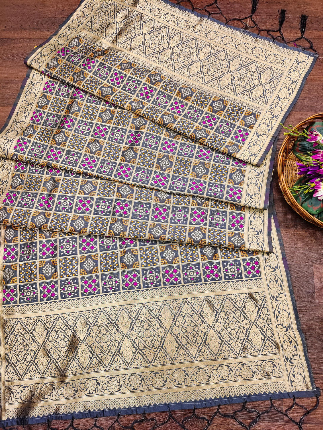 DEVANGI Fashion Women's Floral Silk Blend Patola Woven Dupatta