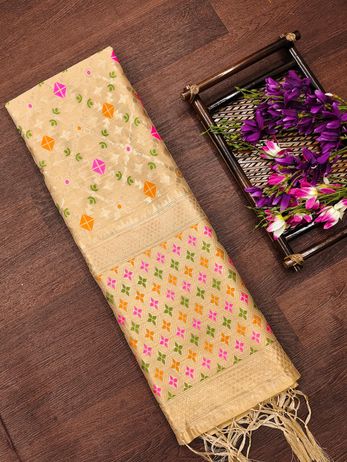 DEVANGI Fashion Women's Floral Silk Blend Patola Woven Dupatta