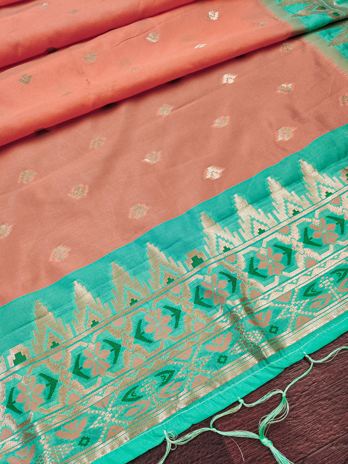 DEVANGI Fashion Women's Floral Silk Blend Patola Woven Dupatta