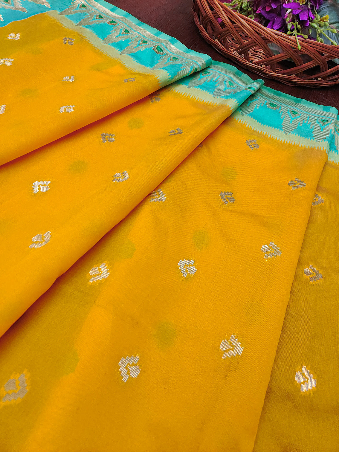 DEVANGI Fashion Women's Floral Silk Blend Patola Woven Dupatta