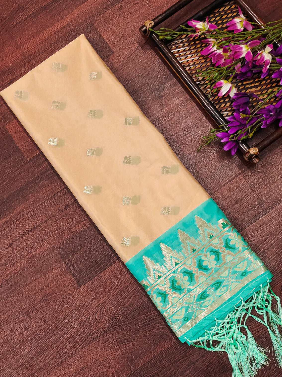 DEVANGI Fashion Women's Floral Silk Blend Patola Woven Dupatta