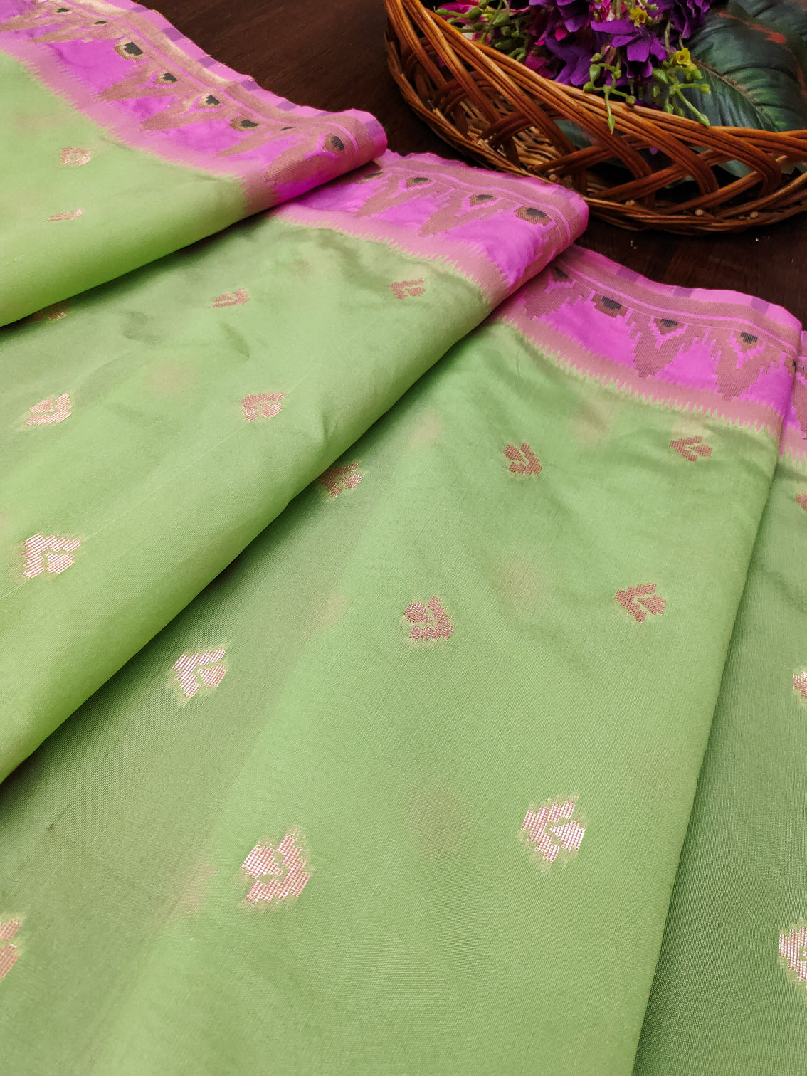 DEVANGI Fashion Women's Floral Silk Blend Patola Woven Dupatta