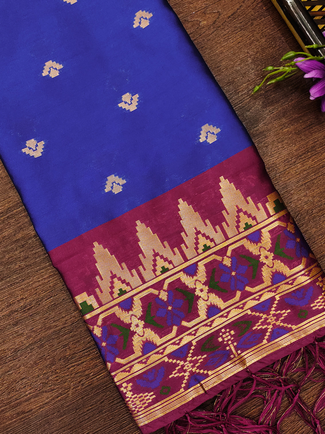 DEVANGI Fashion Women's Floral Silk Blend Patola Woven Dupatta
