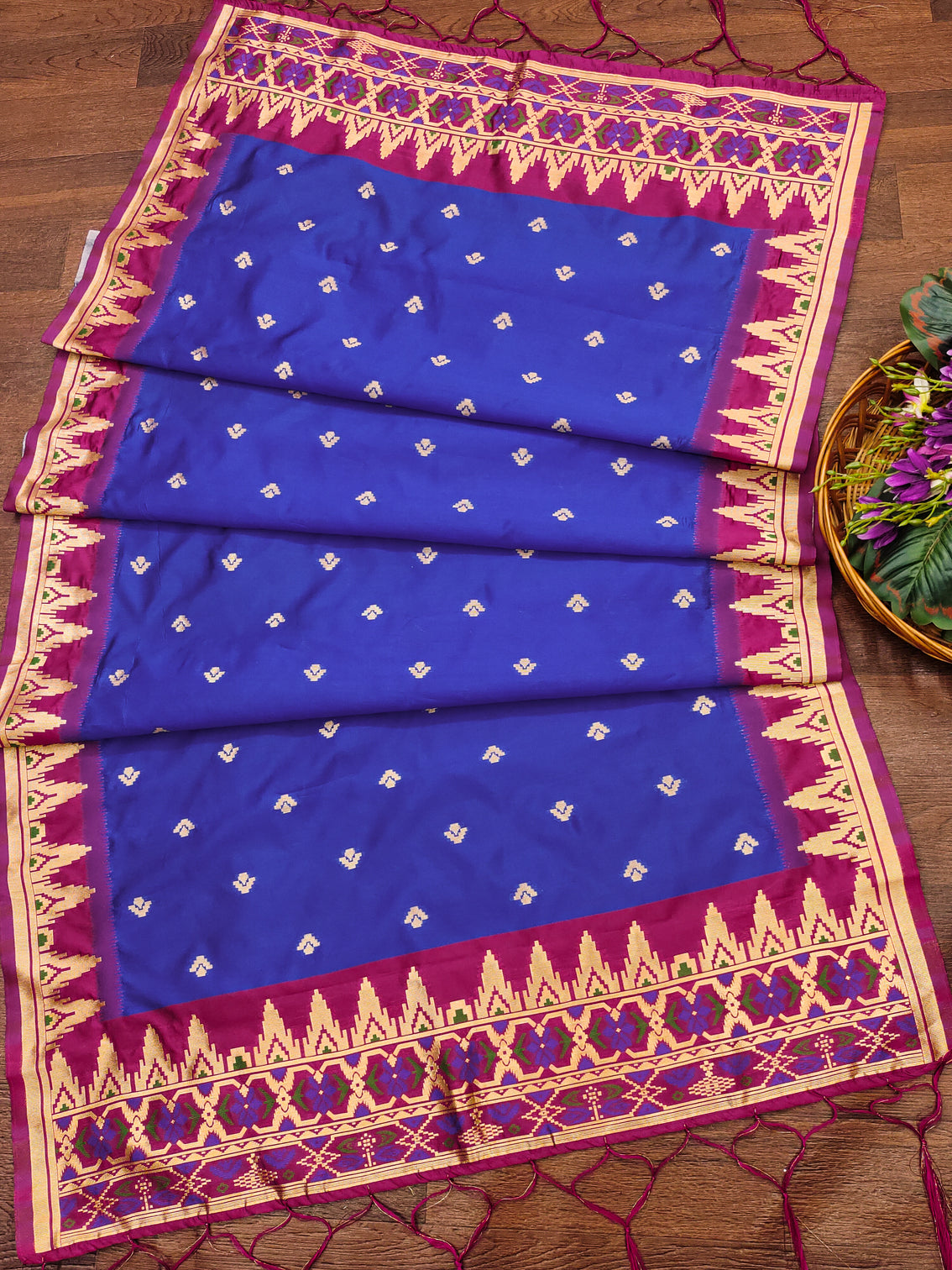 DEVANGI Fashion Women's Floral Silk Blend Patola Woven Dupatta