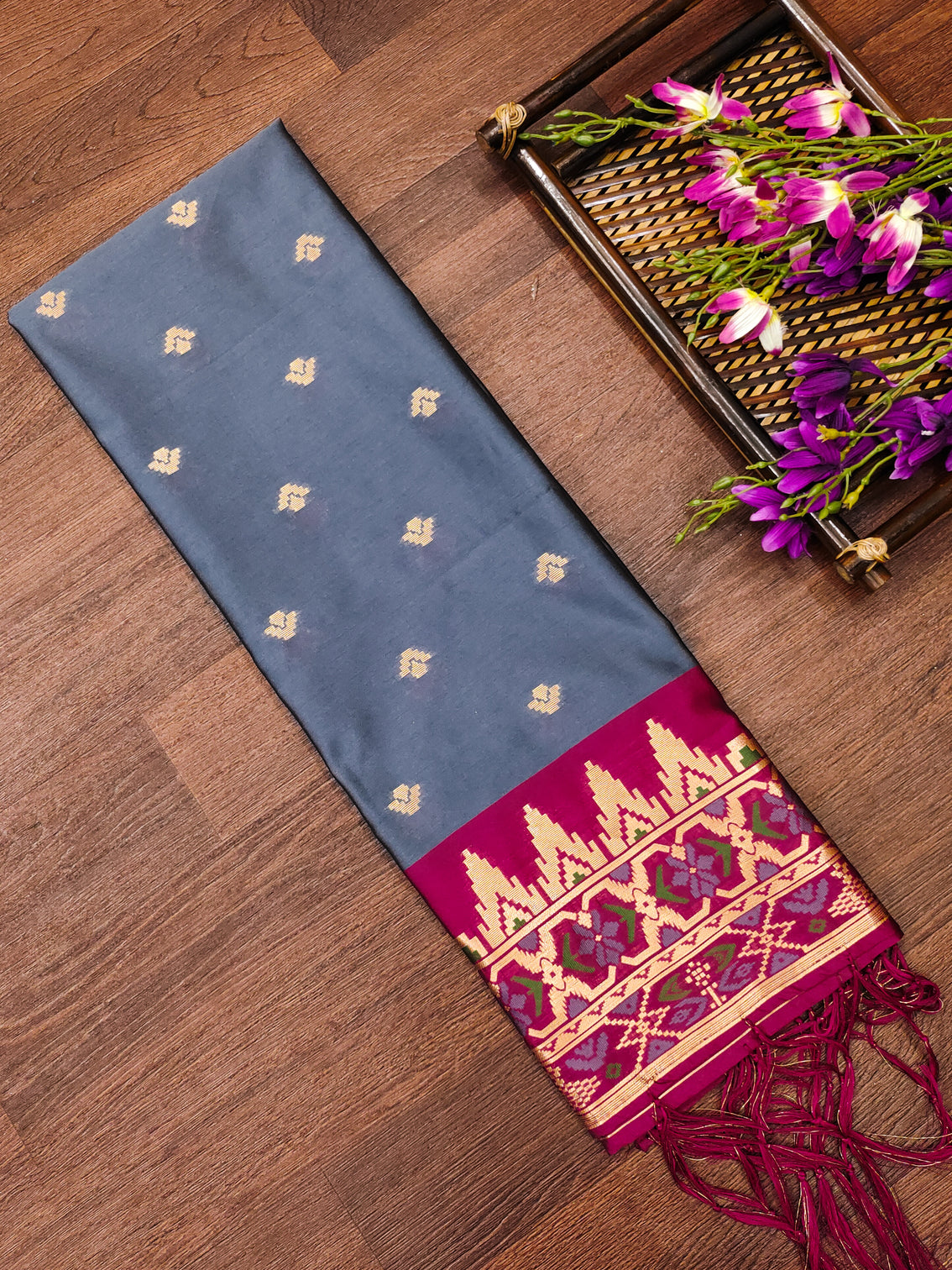 DEVANGI Fashion Women's Floral Silk Blend Patola Woven Dupatta