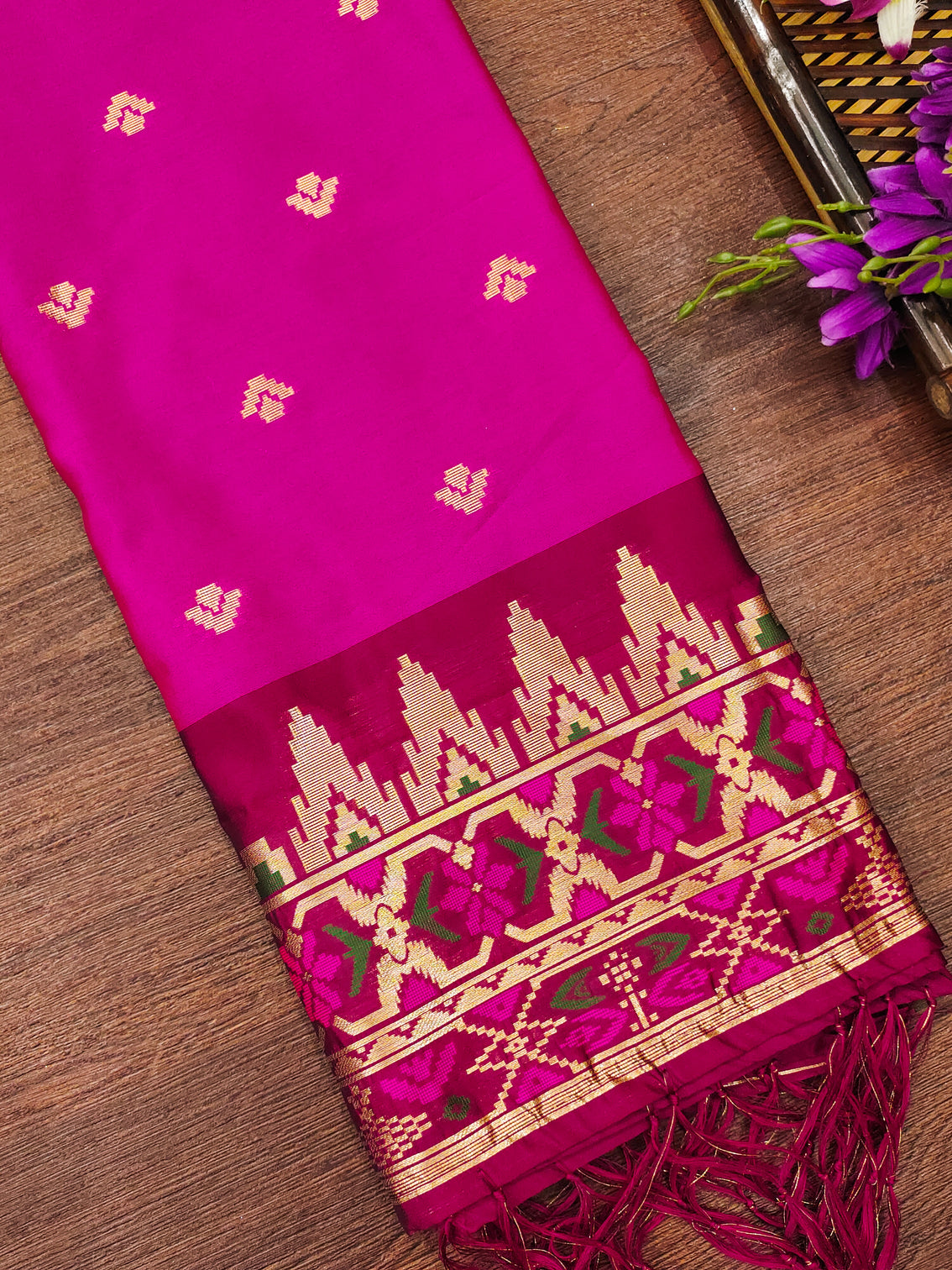 DEVANGI Fashion Women's Floral Silk Blend Patola Woven Dupatta