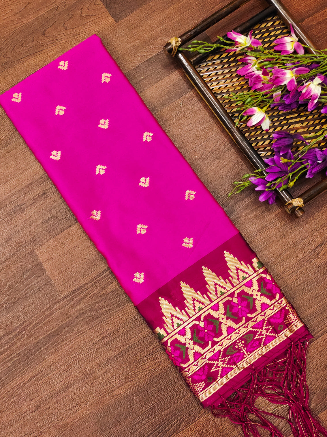 DEVANGI Fashion Women's Floral Silk Blend Patola Woven Dupatta