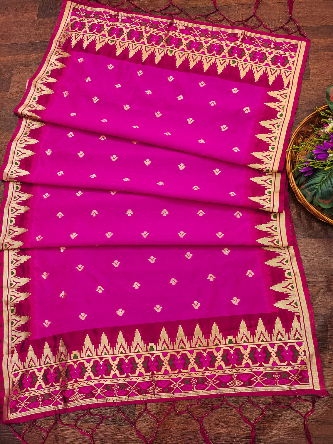 DEVANGI Fashion Women's Floral Silk Blend Patola Woven Dupatta
