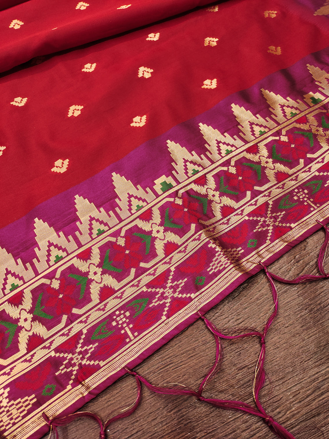 DEVANGI Fashion Women's Floral Silk Blend Patola Woven Dupatta