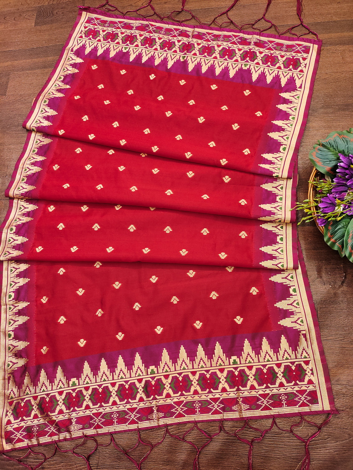 DEVANGI Fashion Women's Floral Silk Blend Patola Woven Dupatta