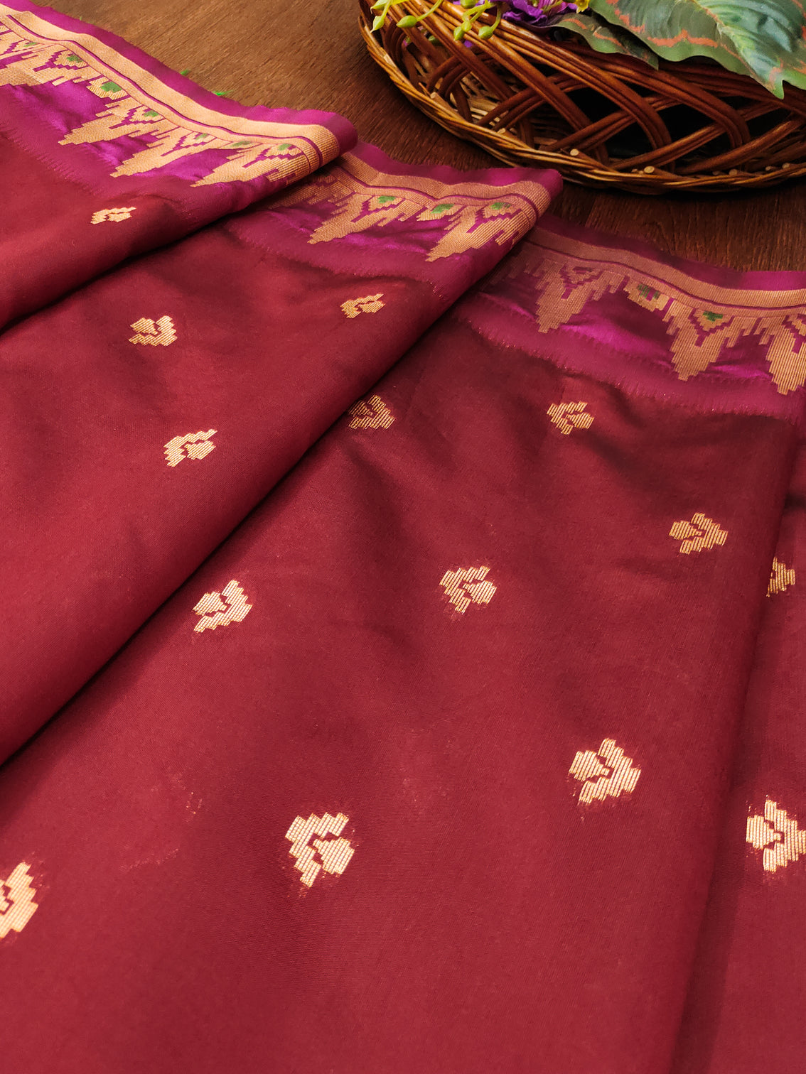 DEVANGI Fashion Women's Floral Silk Blend Patola Woven Dupatta
