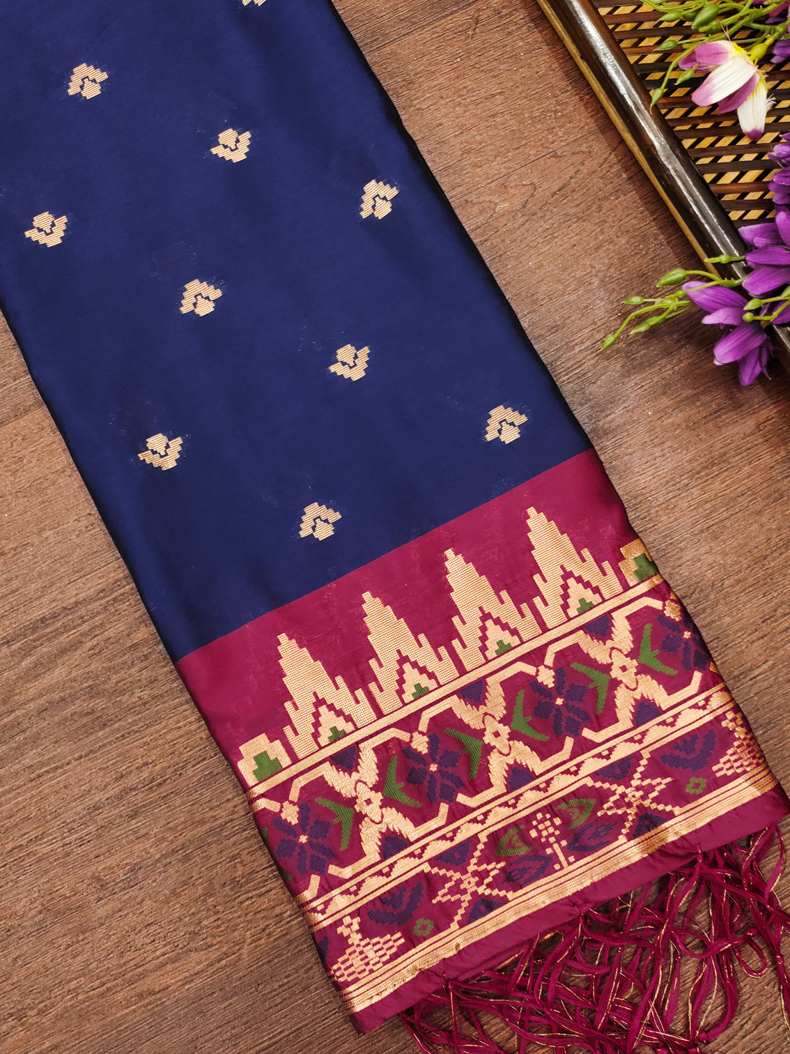 DEVANGI Fashion Women's Floral Silk Blend Patola Woven Dupatta