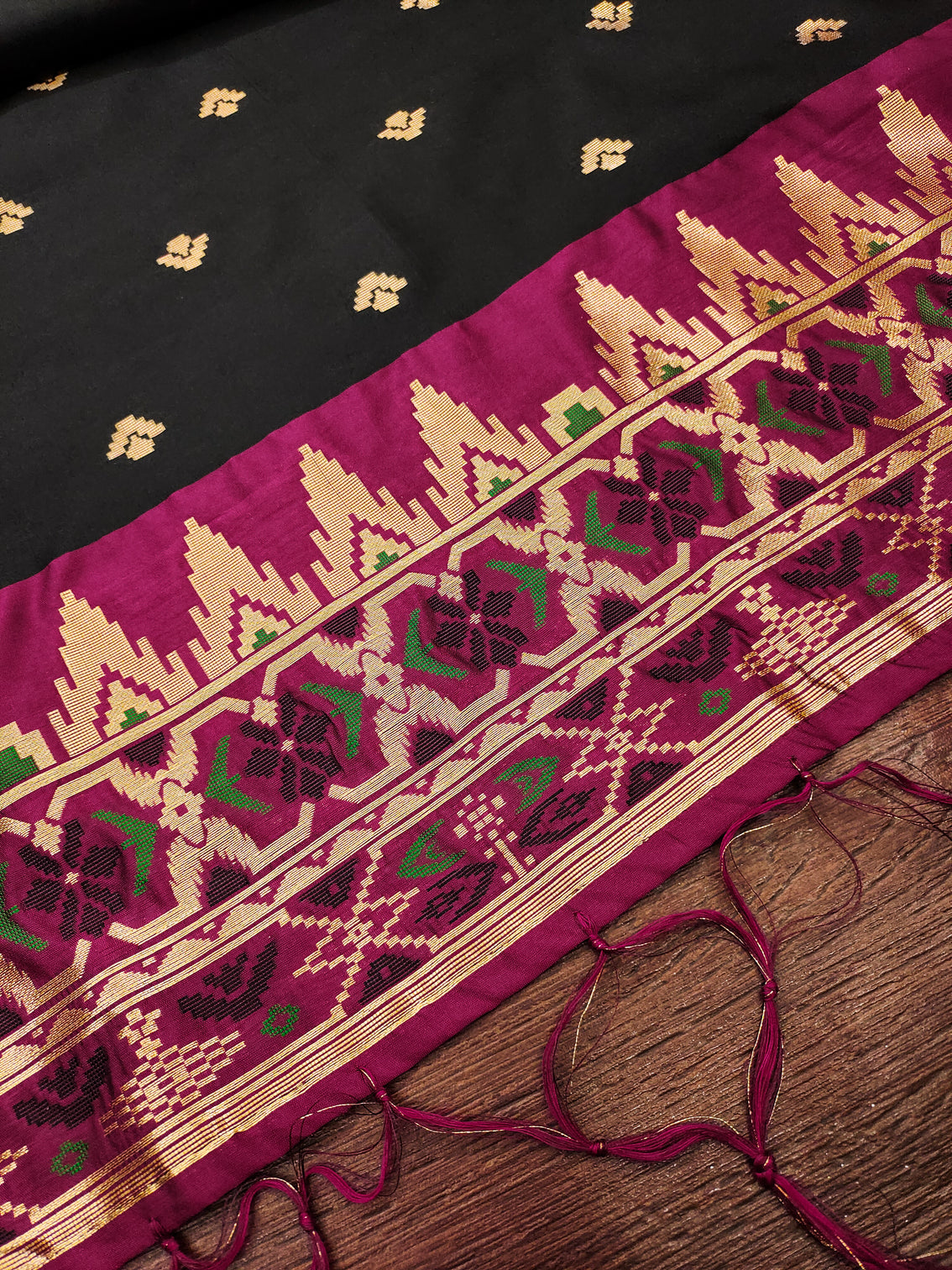 DEVANGI Fashion Women's Floral Silk Blend Patola Woven Dupatta