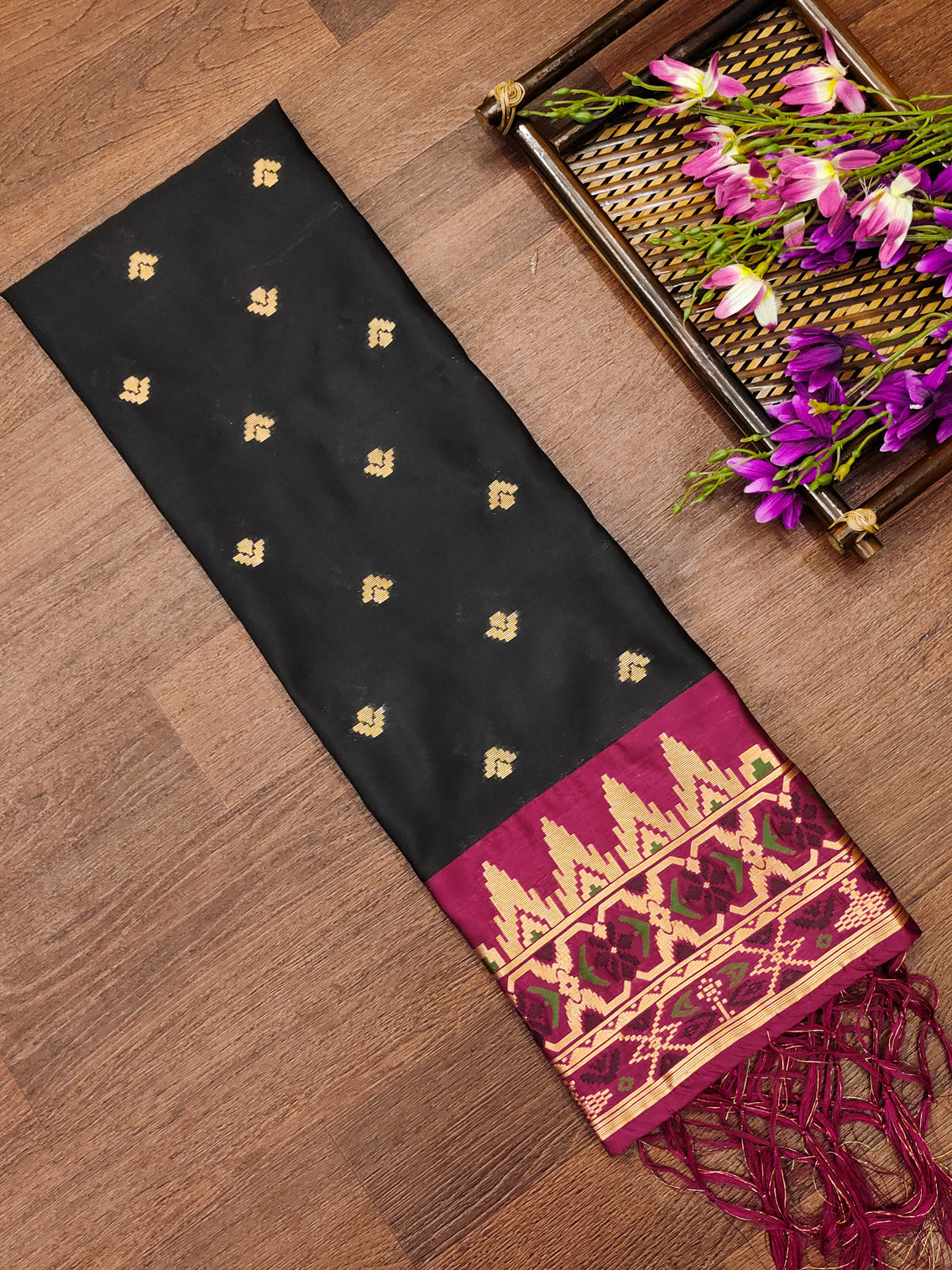 DEVANGI Fashion Women's Floral Silk Blend Patola Woven Dupatta