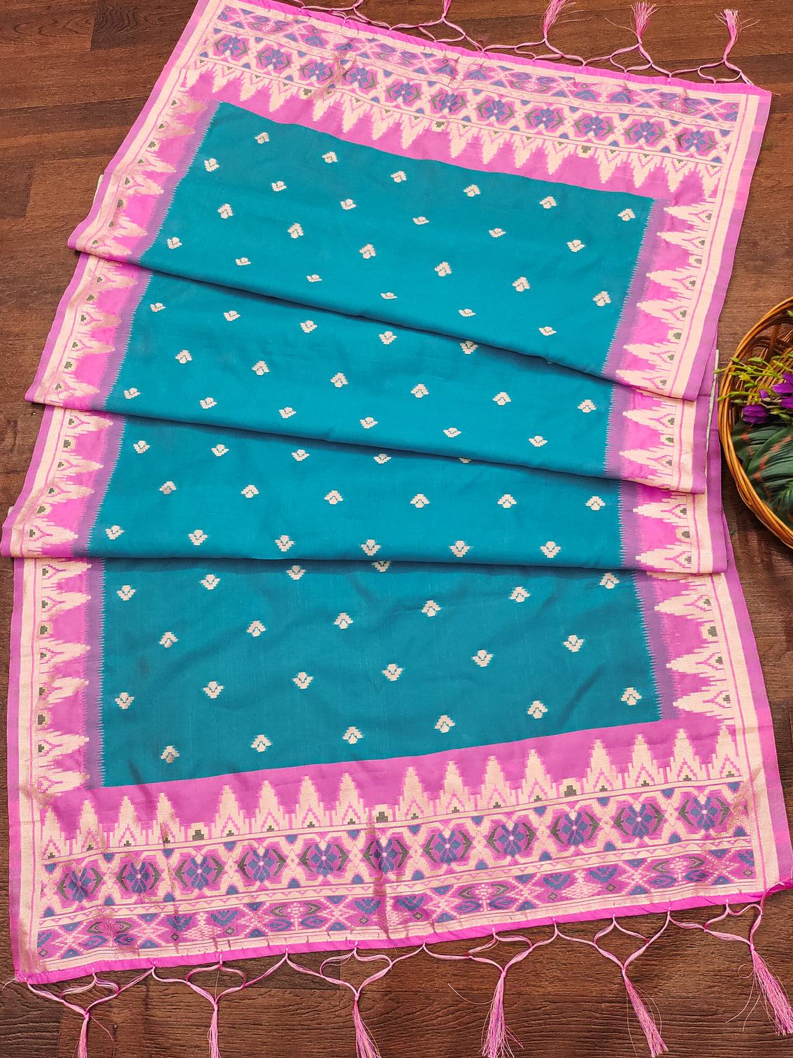 DEVANGI Fashion Women's Floral Silk Blend Patola Woven Dupatta