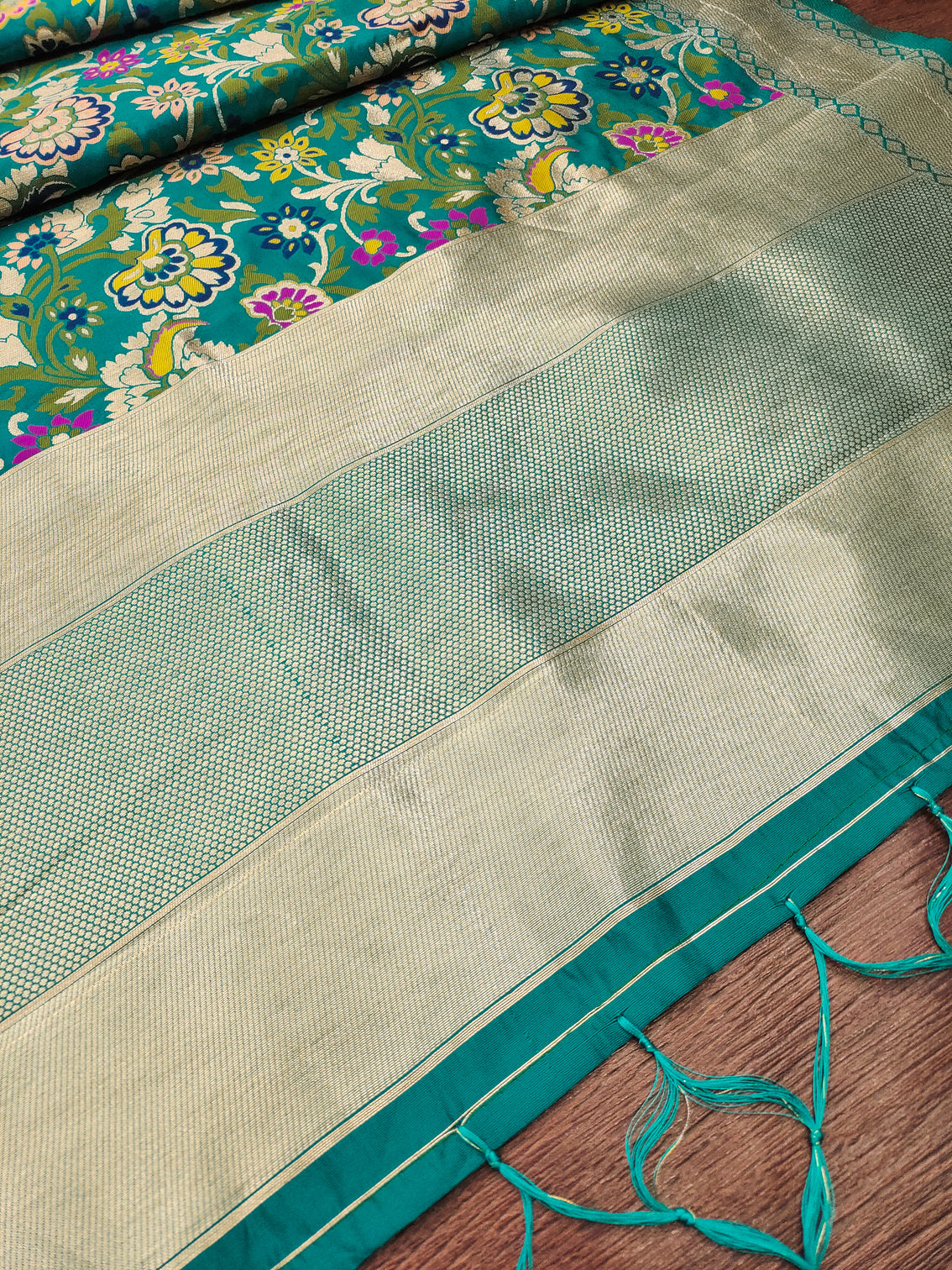 DEVANGI Fashion Women's Floral Silk Blend Patola Woven Dupatta