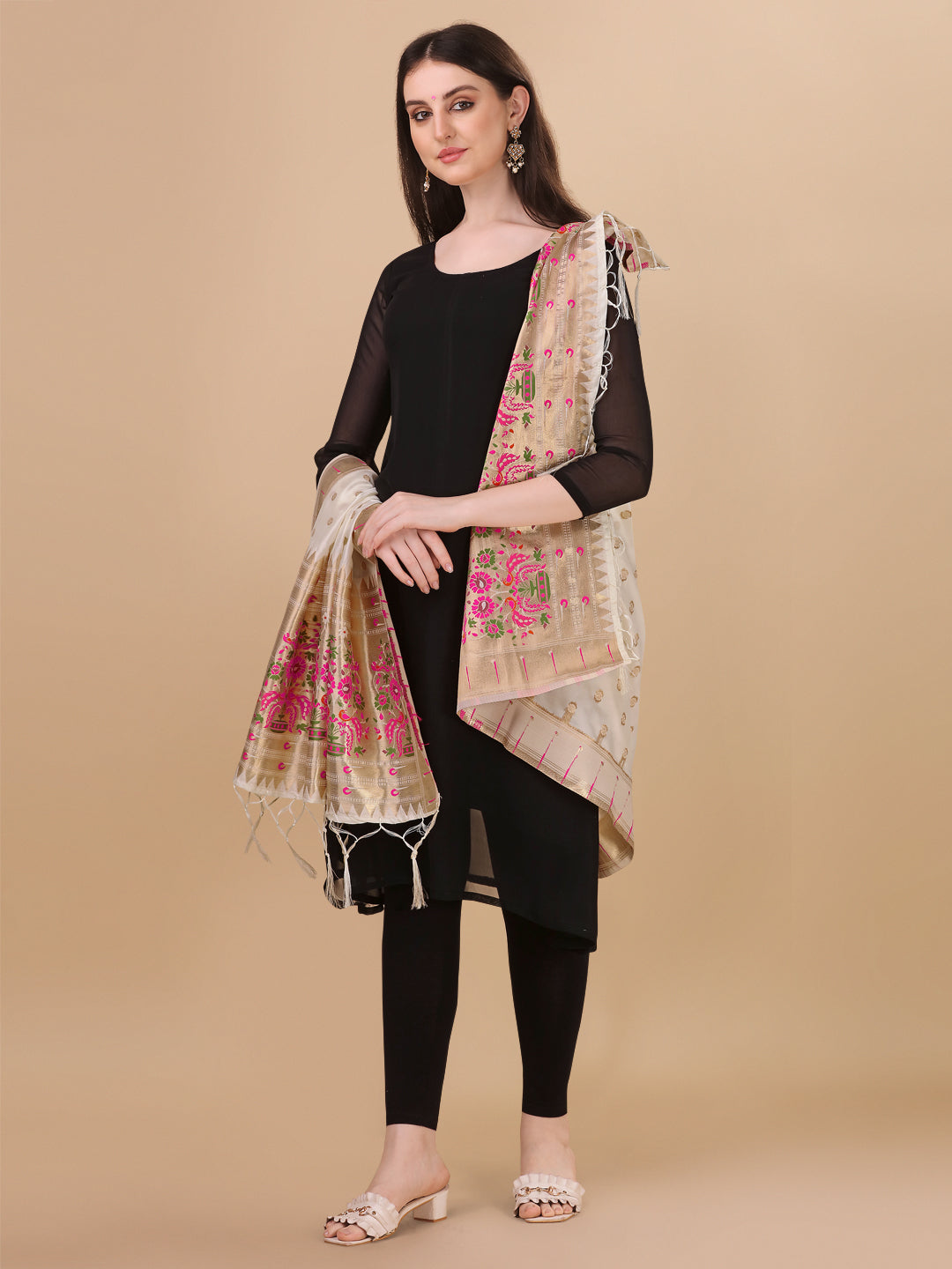 DEVANGI Fashion Women's Floral Silk Blend Patola Woven Dupatta