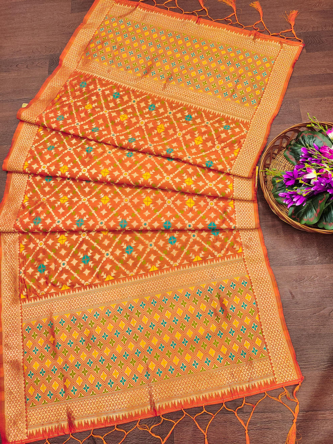 DEVANGI Fashion Women's Floral Silk Blend Patola Woven Dupatta