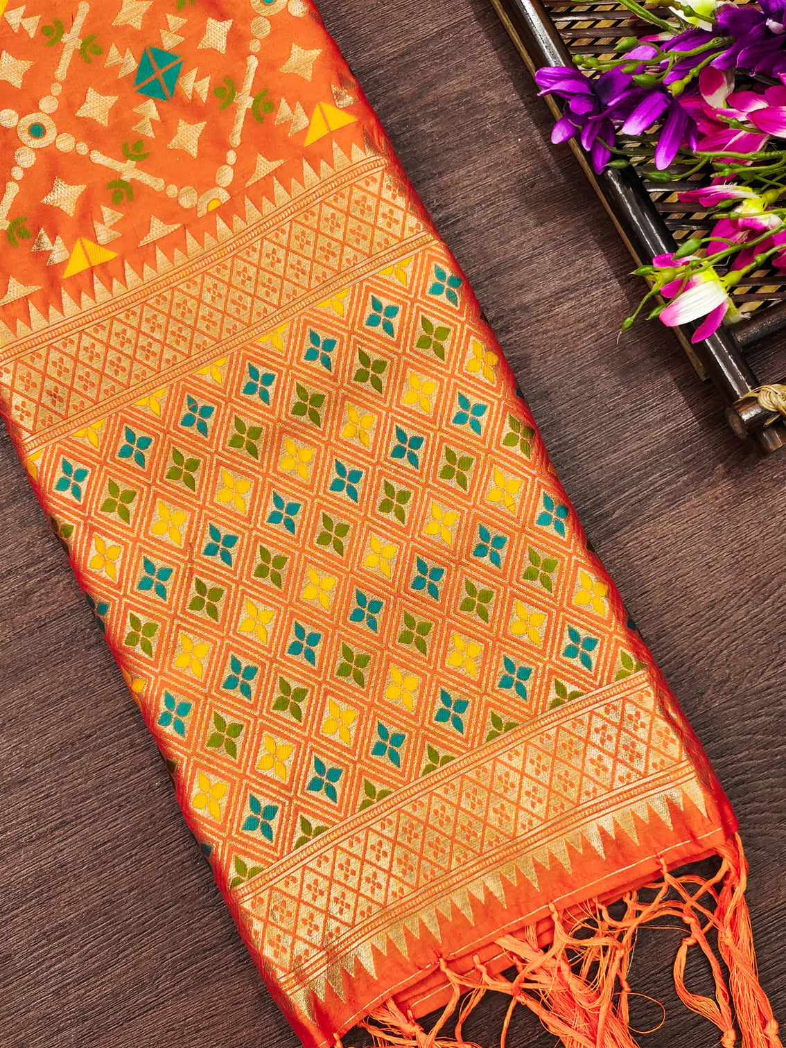 DEVANGI Fashion Women's Floral Silk Blend Patola Woven Dupatta
