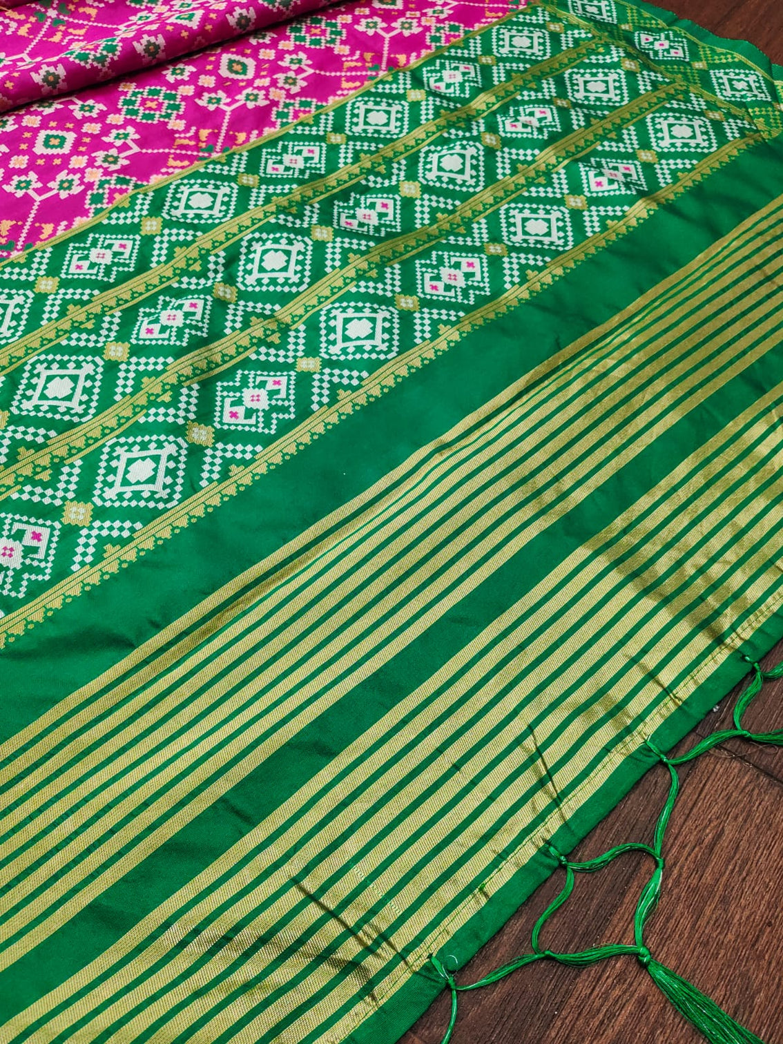 DEVANGI Fashion Women's Floral Silk Blend Patola Woven Dupatta