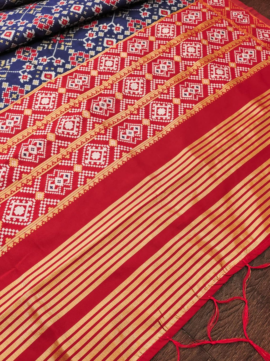 DEVANGI Fashion Women's Floral Silk Blend Patola Woven Dupatta