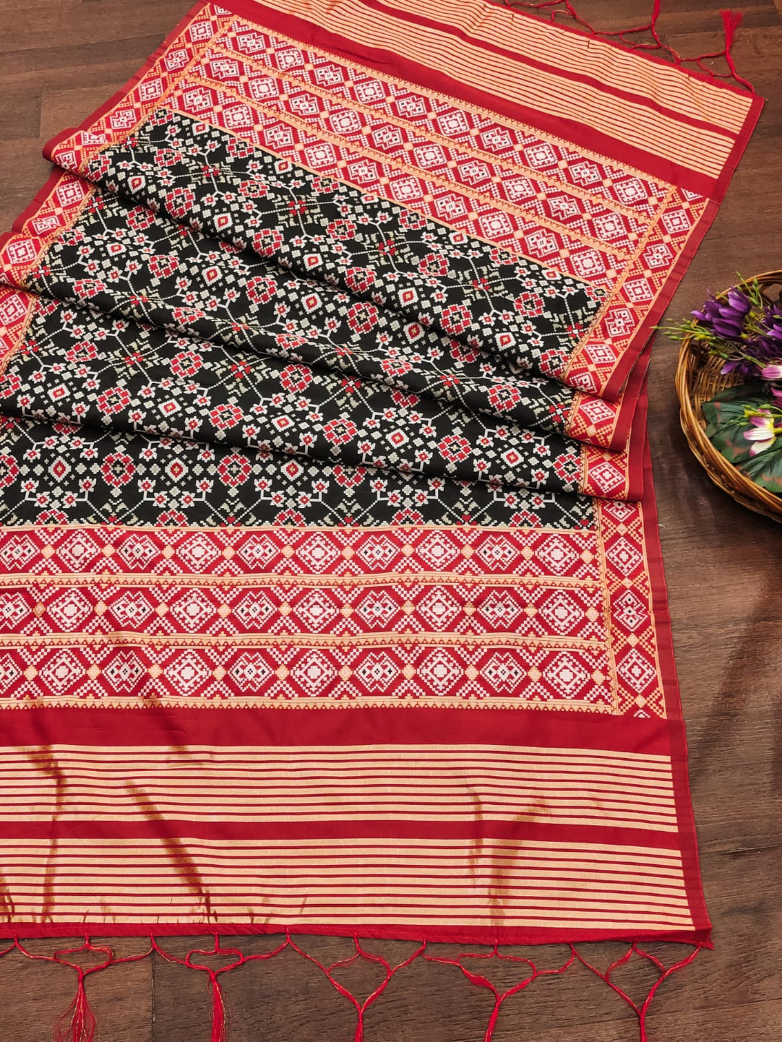 DEVANGI Fashion Women's Floral Silk Blend Patola Woven Dupatta