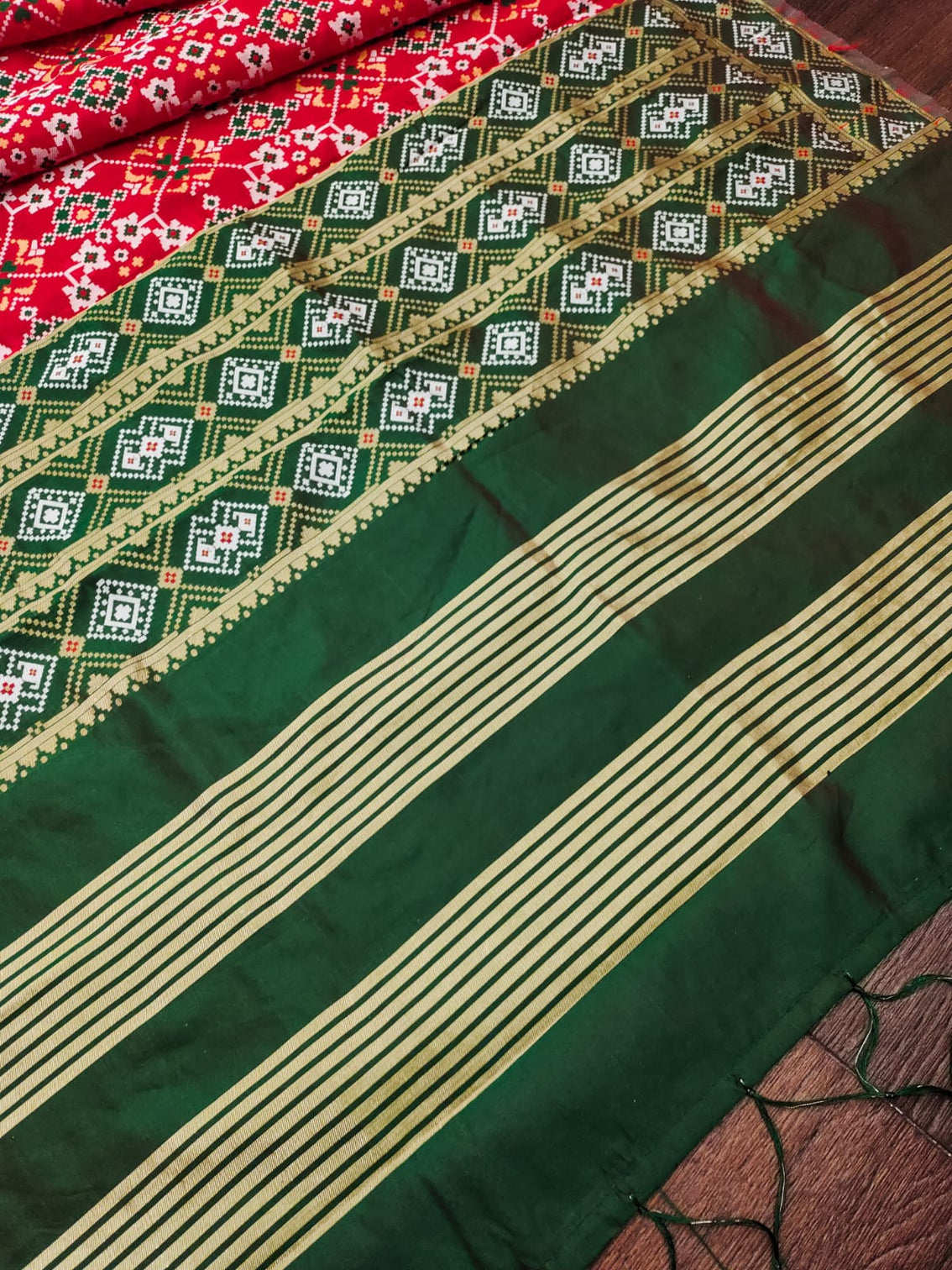 DEVANGI Fashion Women's Floral Silk Blend Patola Woven Dupatta