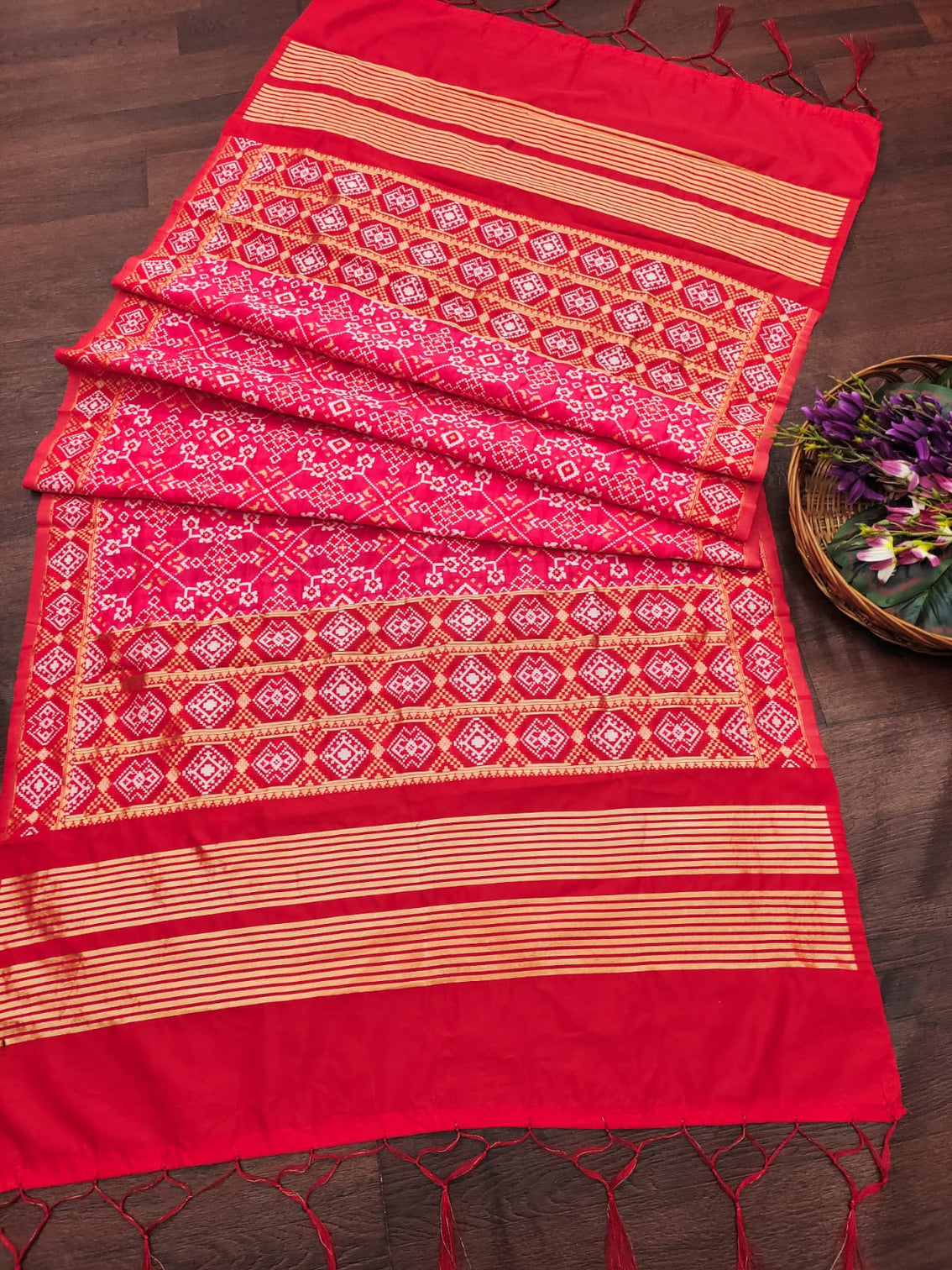 DEVANGI Fashion Women's Floral Silk Blend Patola Woven Dupatta