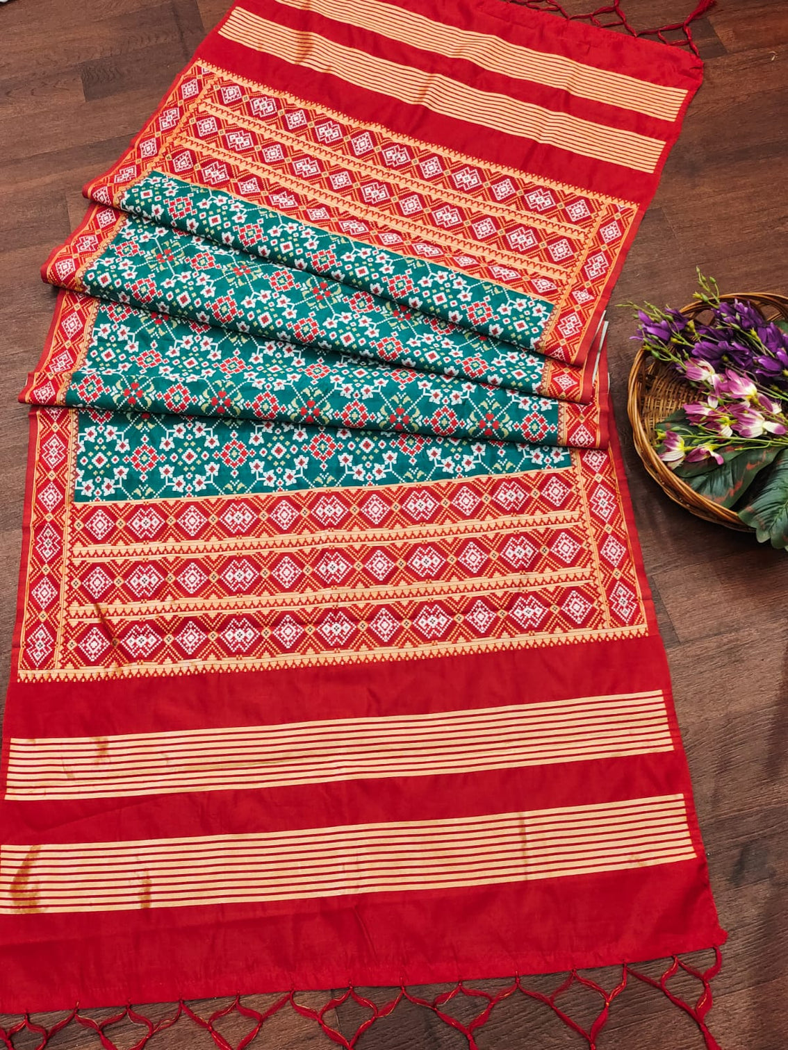 DEVANGI Fashion Women's Floral Silk Blend Patola Woven Dupatta