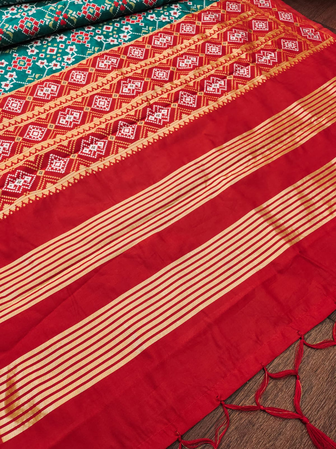 DEVANGI Fashion Women's Floral Silk Blend Patola Woven Dupatta