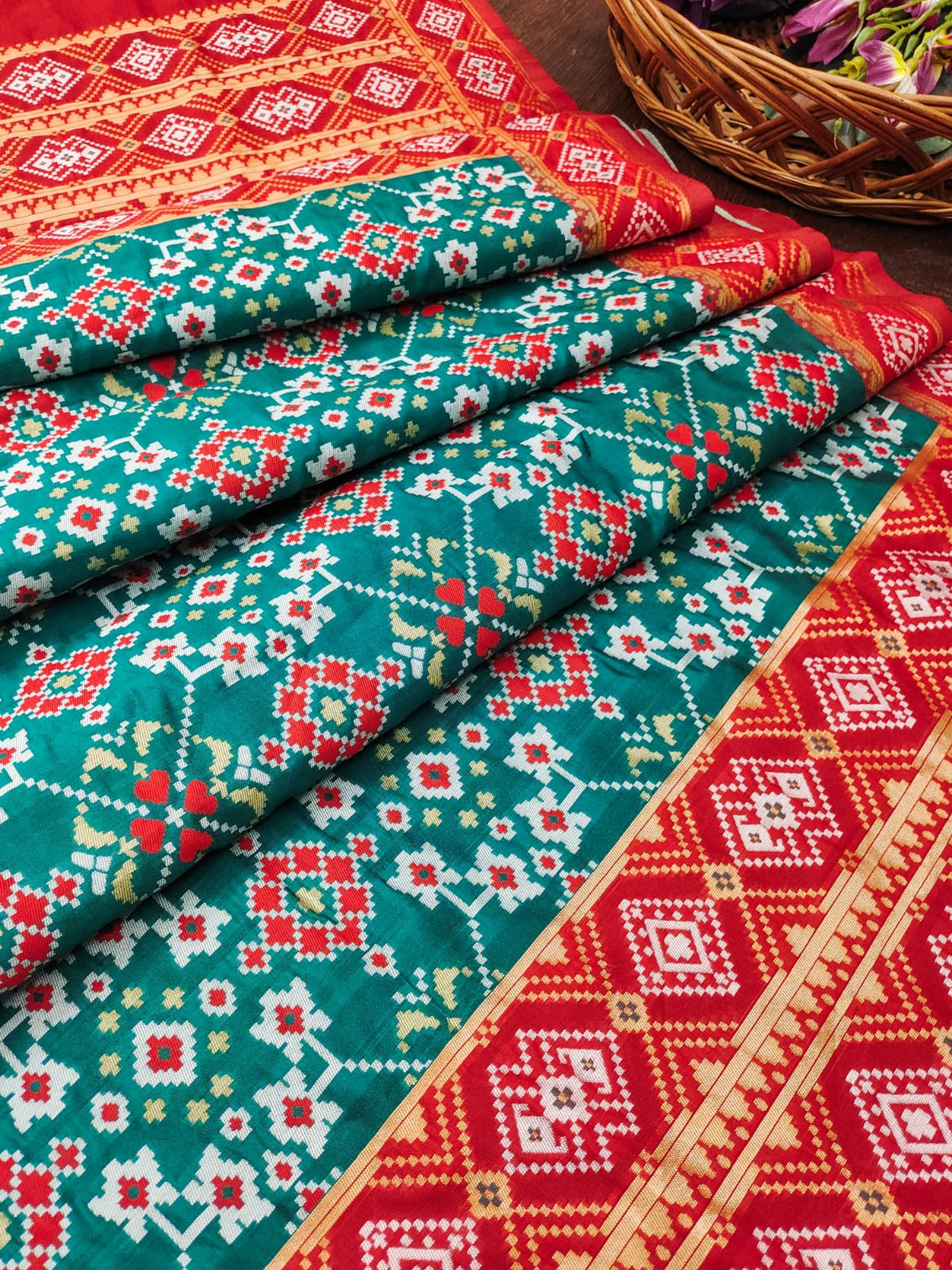 DEVANGI Fashion Women's Floral Silk Blend Patola Woven Dupatta