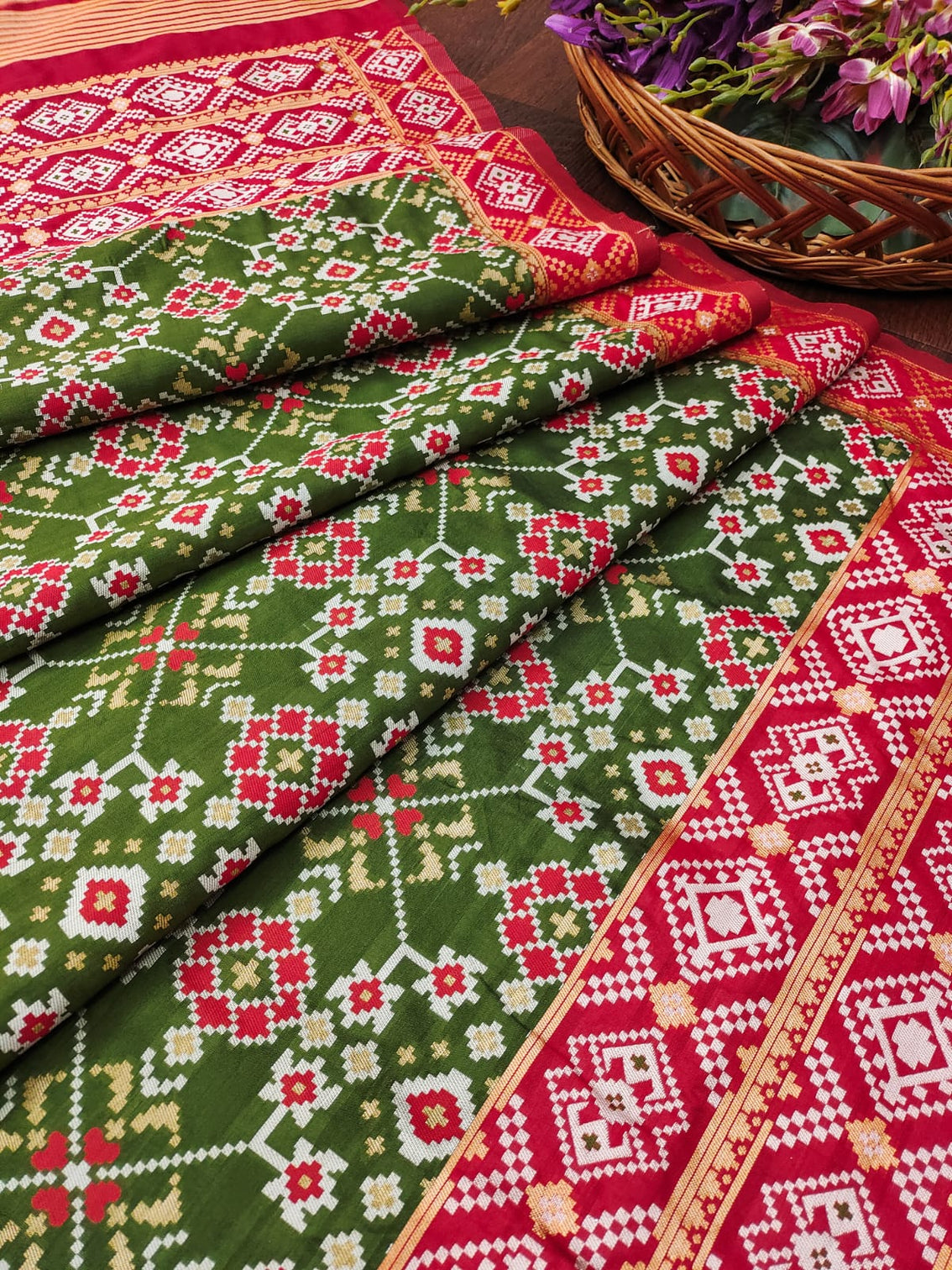 DEVANGI Fashion Women's Floral Silk Blend Patola Woven Dupatta